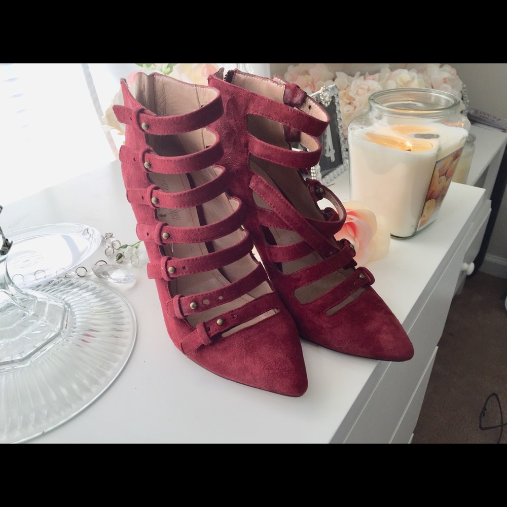 Pour La Victoire Zora Strappy burgundy Suede Heels